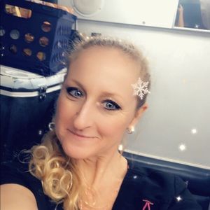 Meet your Posher, Bobbijo